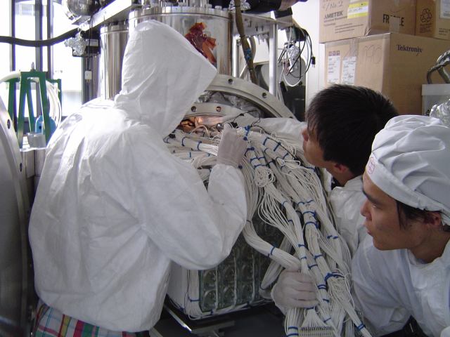 2004-08-12 23:10:43
