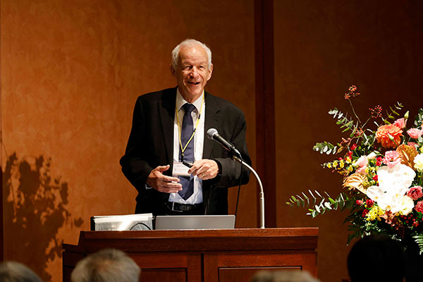 Ralph Eichler博士講演